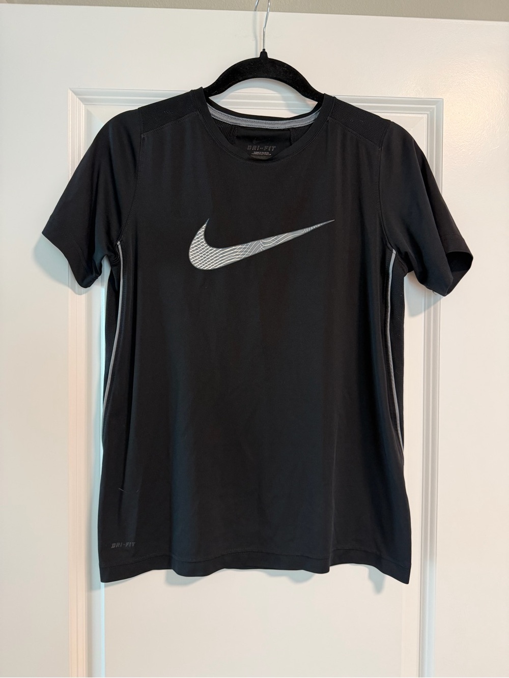 Nike Boys Black Short Sleeve Dri-FIT Tee Large